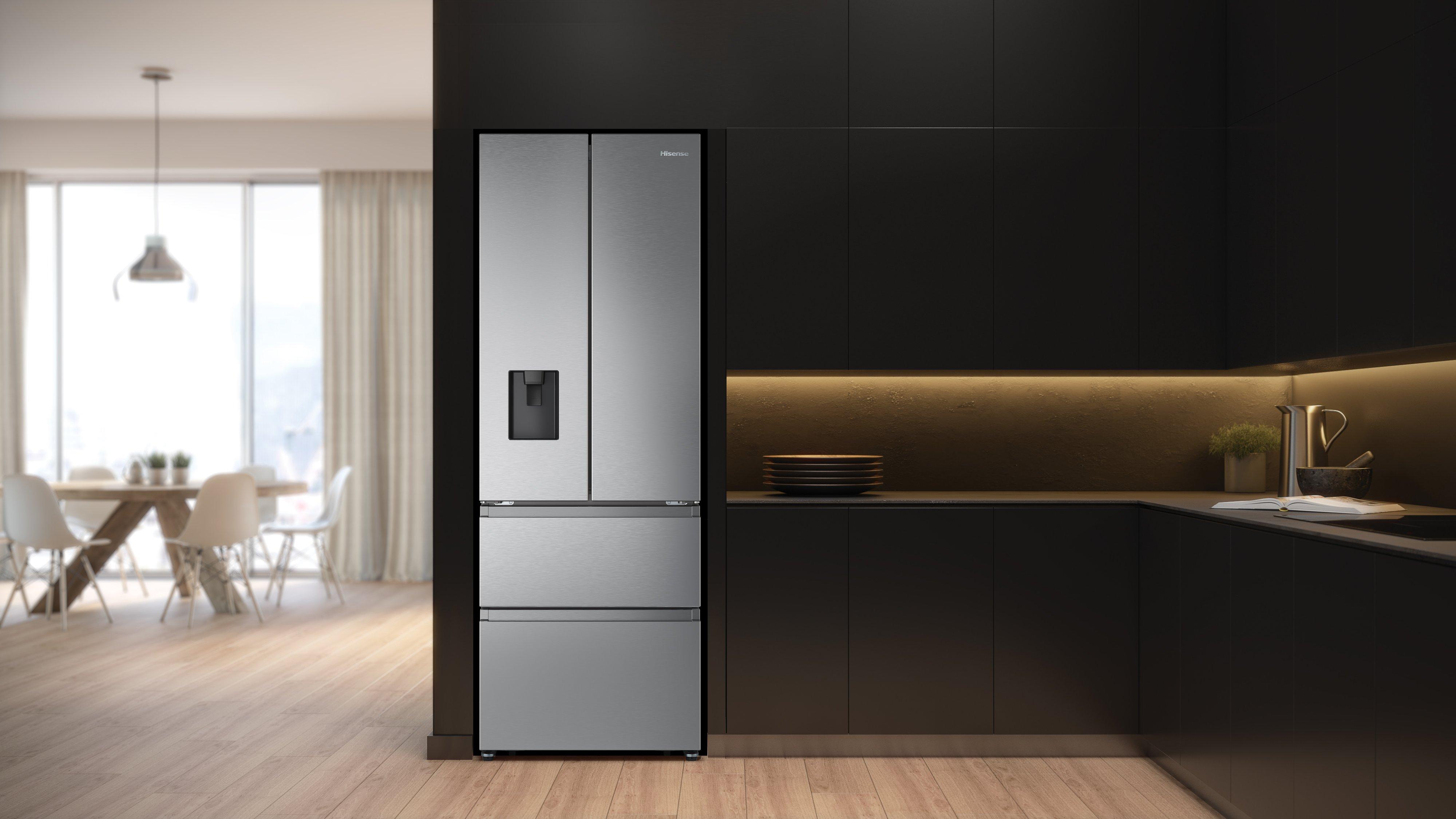 Hisense RF632N4WIE 70.4cm 60/40 Frost Free American Fridge Freezer - Stainless Steel thumbnail image