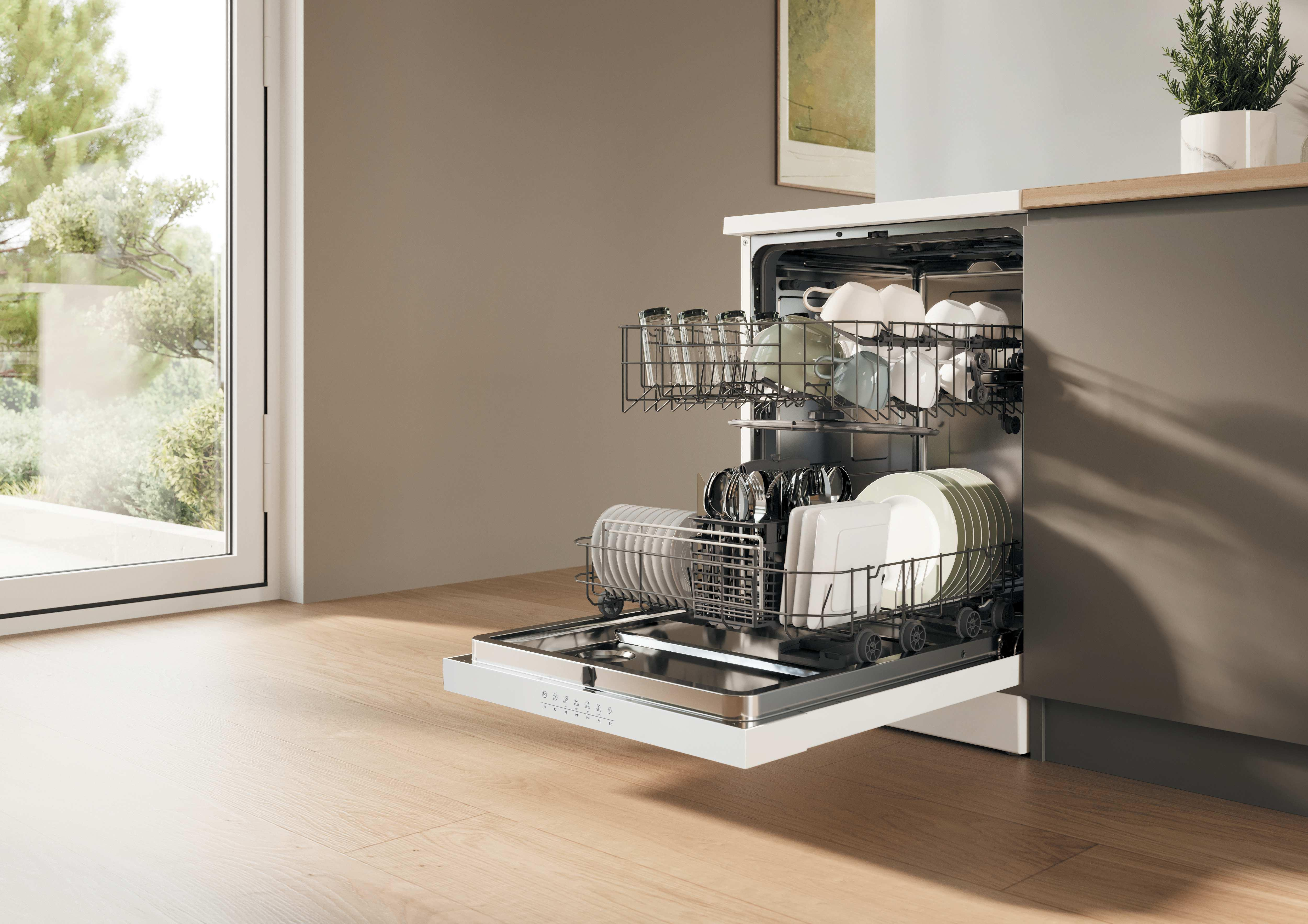 Hoover HFP4D9F0W1-80 Dishwasher - White - 14 Place Settings thumbnail image