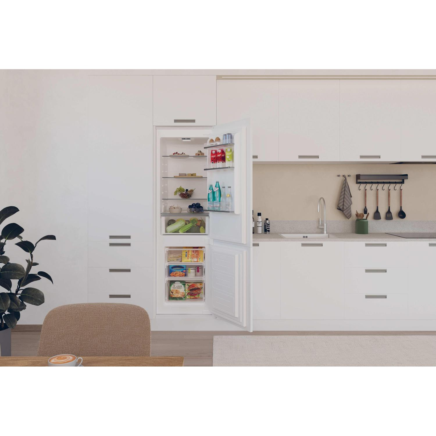 Hoover HOBBML18EK 54cm 70/30 Built in Fridge Freezer - White thumbnail image