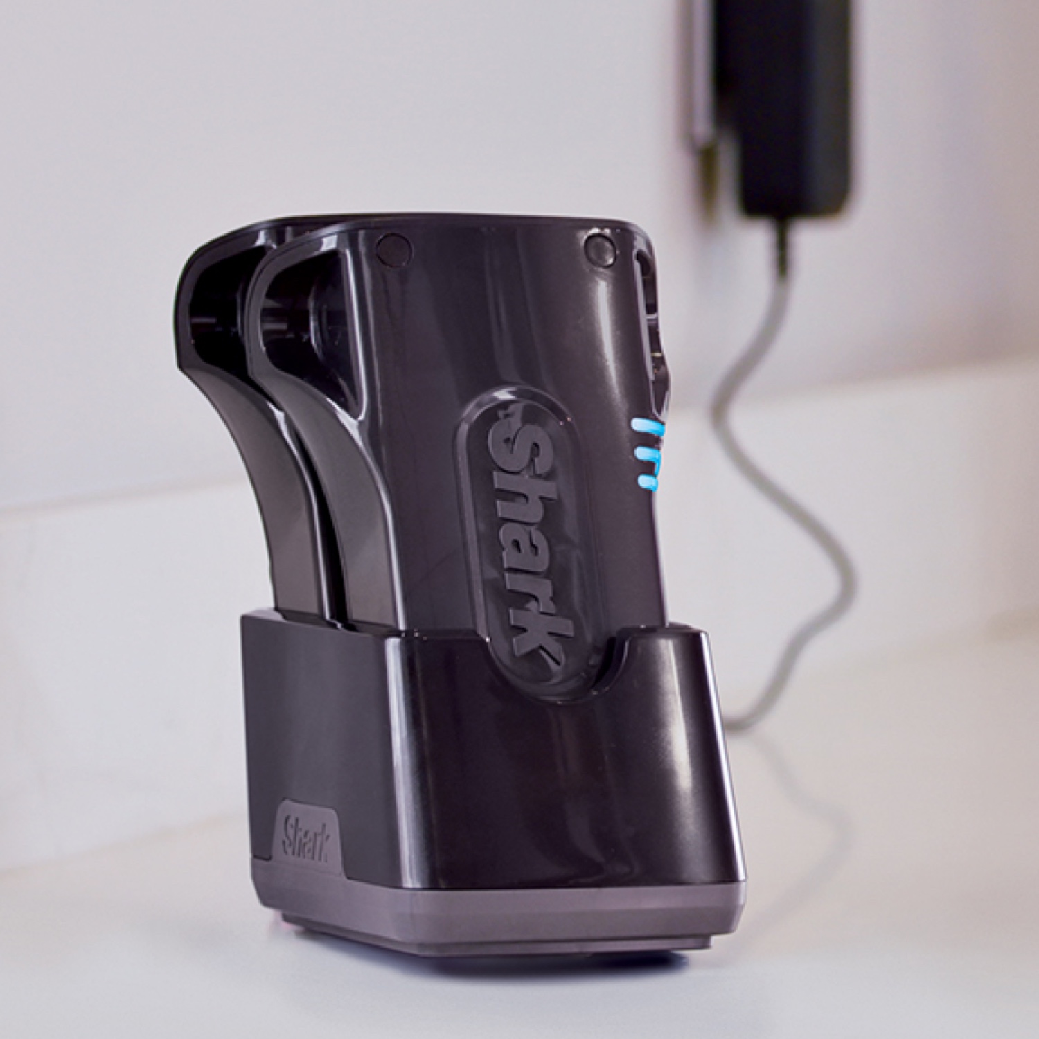 Shark IZ251UKT Anti Hair Wrap Cordless Pet Vacuum Cleaner - 80 Minute Run Time thumbnail image