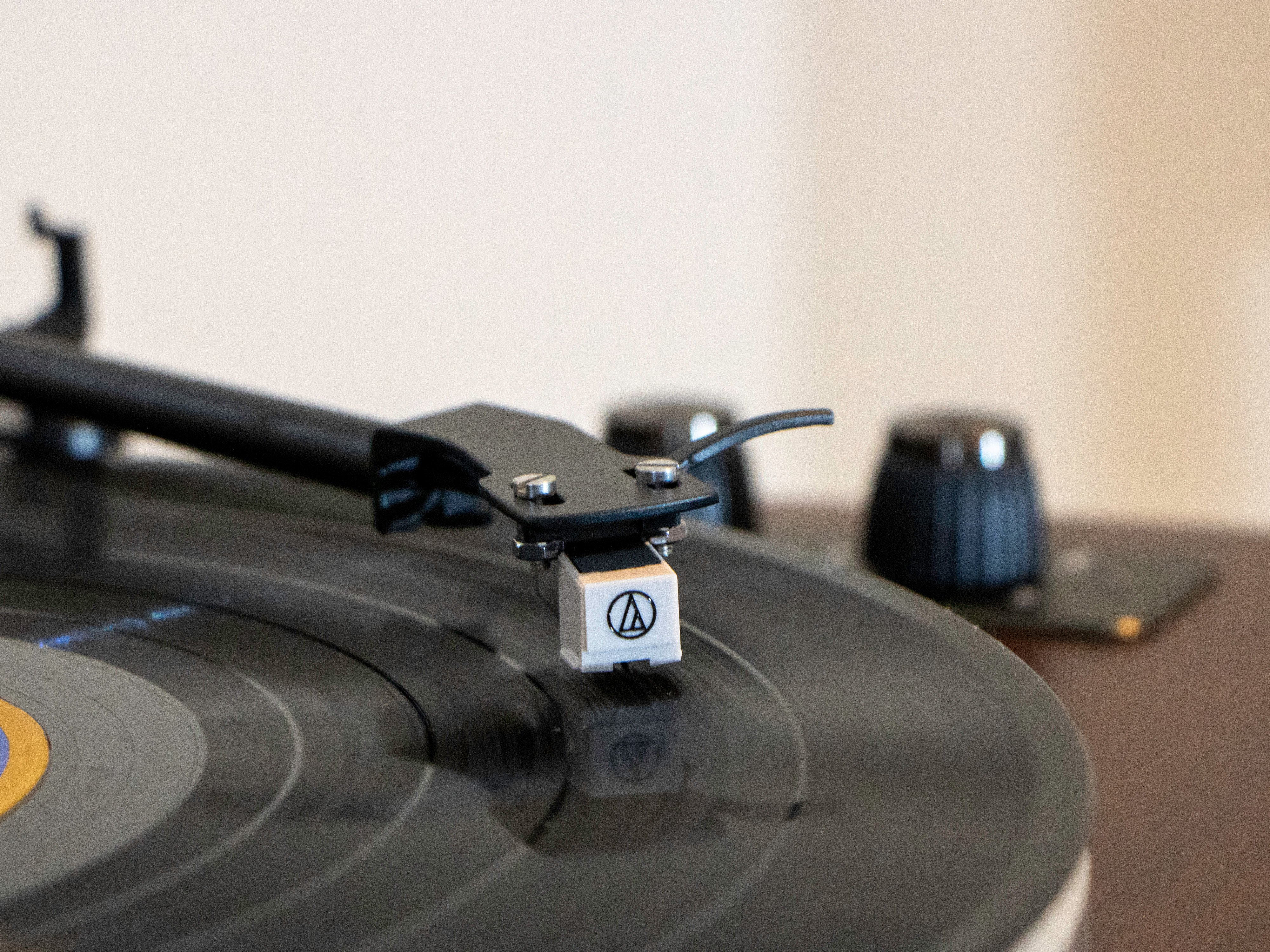 Lenco A005464 Lenco LS-470WA Turntable with built-in speaker  - Dark Walnut thumbnail image