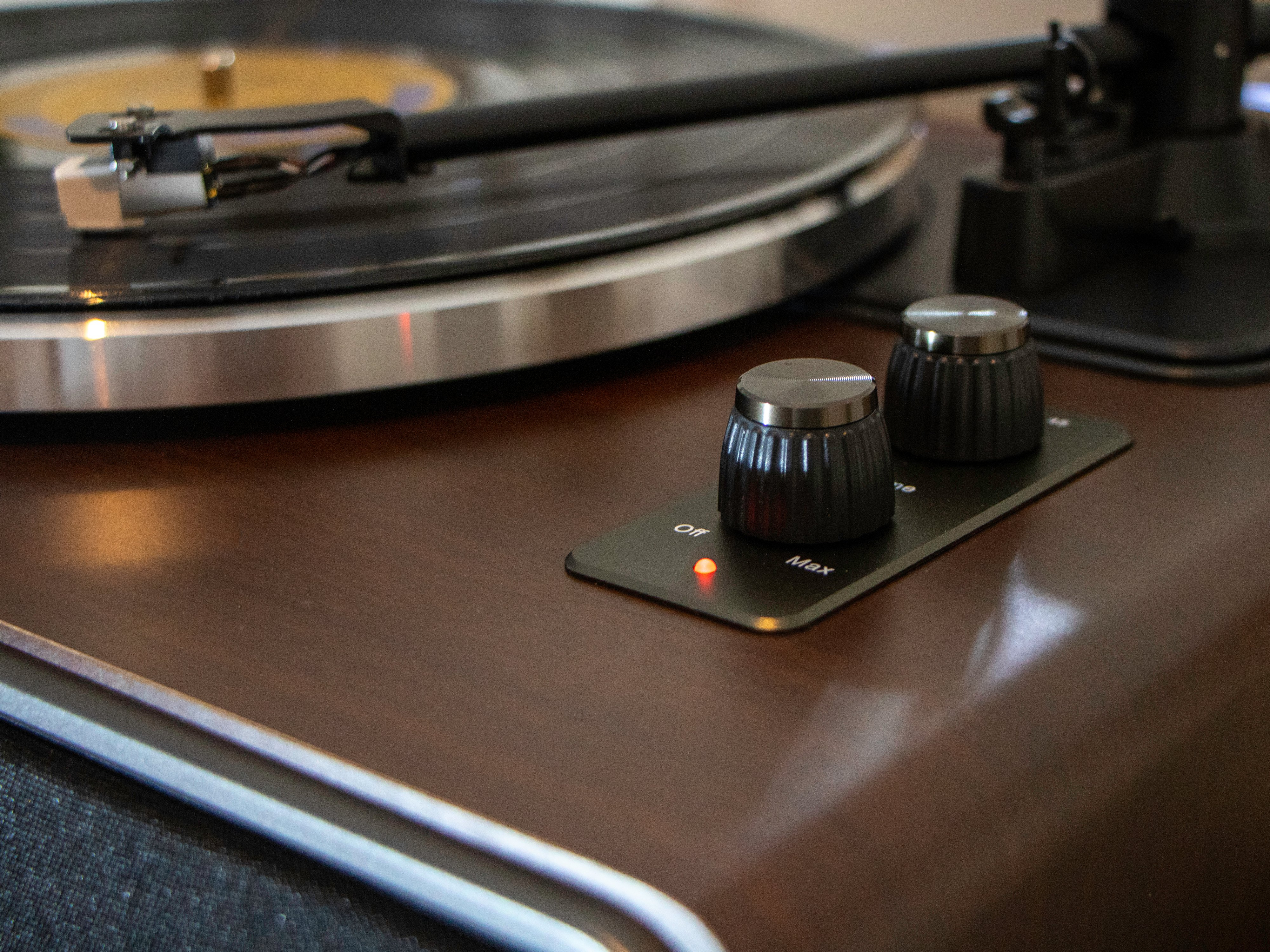 Lenco A005464 Lenco LS-470WA Turntable with built-in speaker  - Dark Walnut thumbnail image