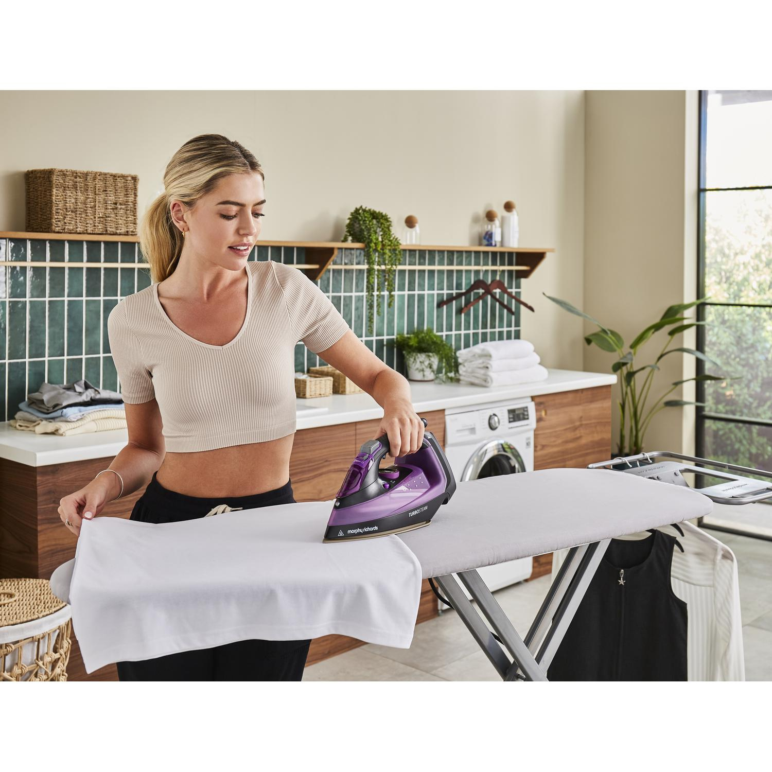 Morphy Richards 303140 Turbosteam 2800W Steam Iron thumbnail image
