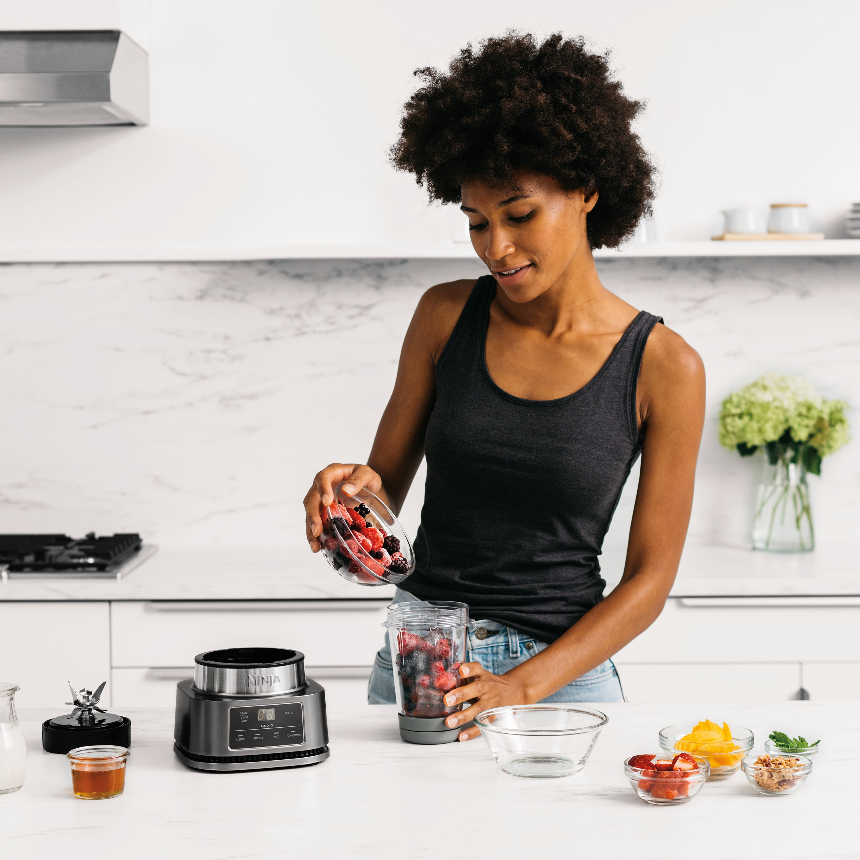 Ninja CB100UK 2-in-1 Foodi Power Nutri Blender with Auto-iQ- Silver thumbnail image
