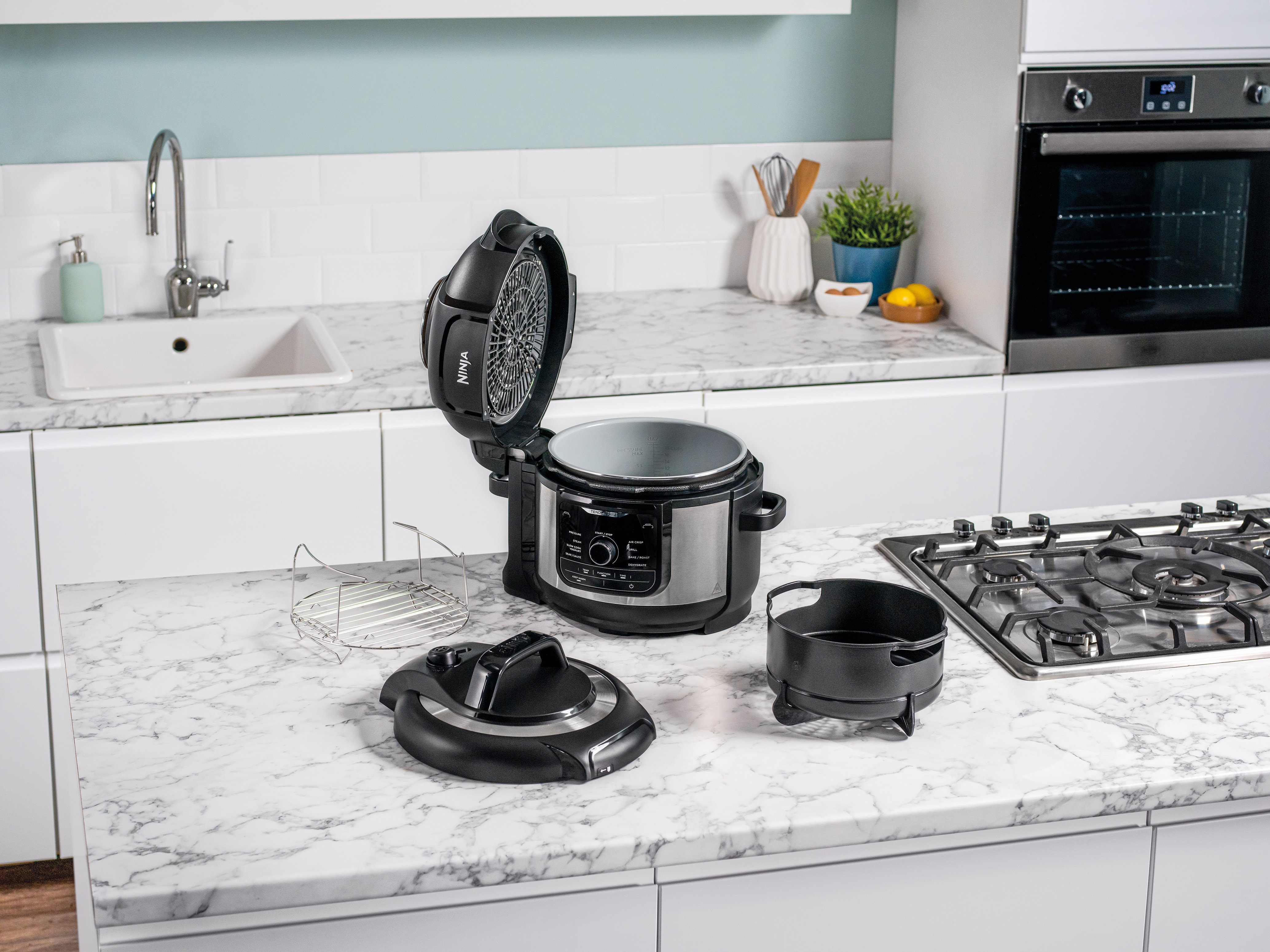 Ninja OP350UK Foodi 9-in-1 Multi-Cooker 6L - Black/Sliver thumbnail image