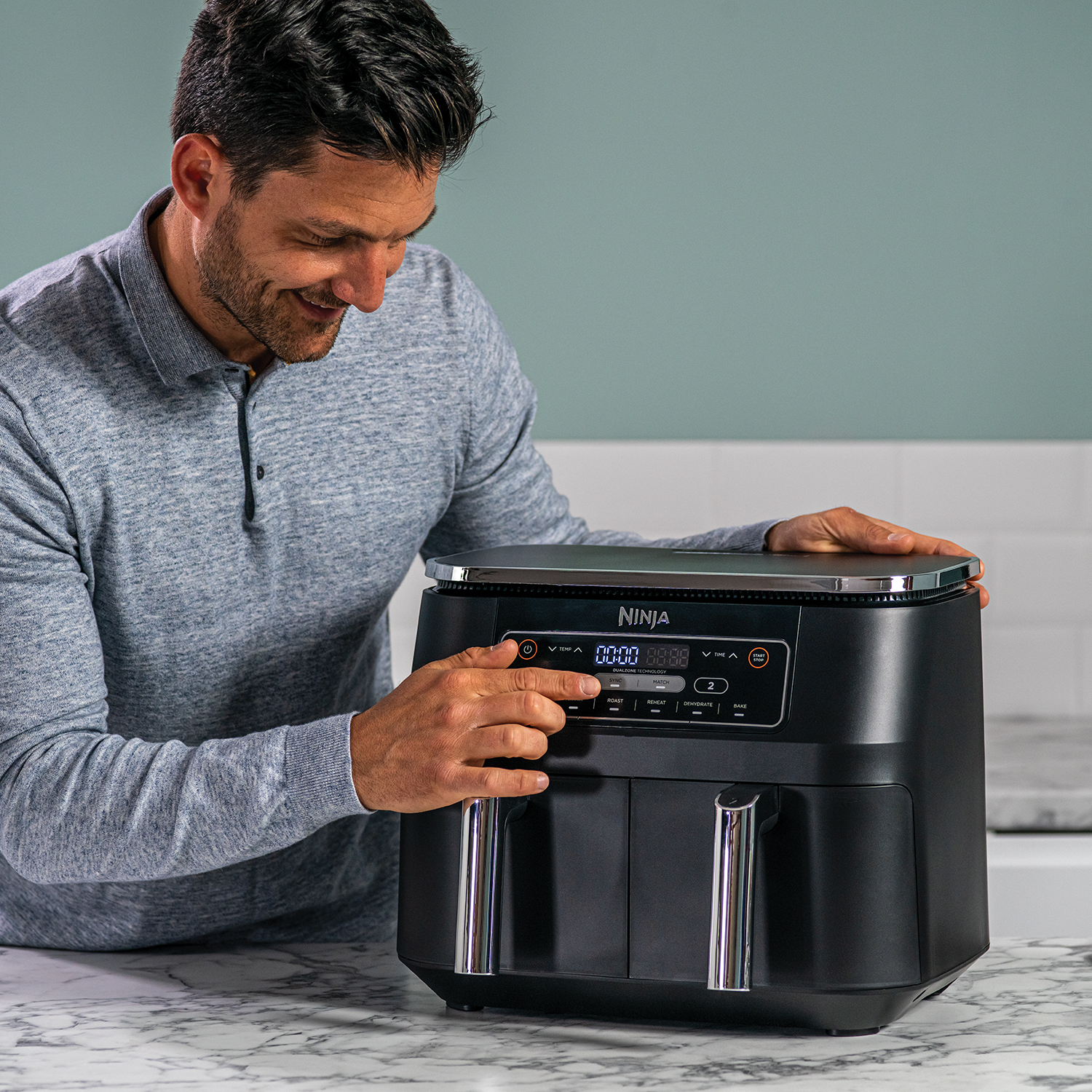 Ninja Foodi AF300UK 7.6L Dual Zone Air Fryer and Dehydrator - Black thumbnail image