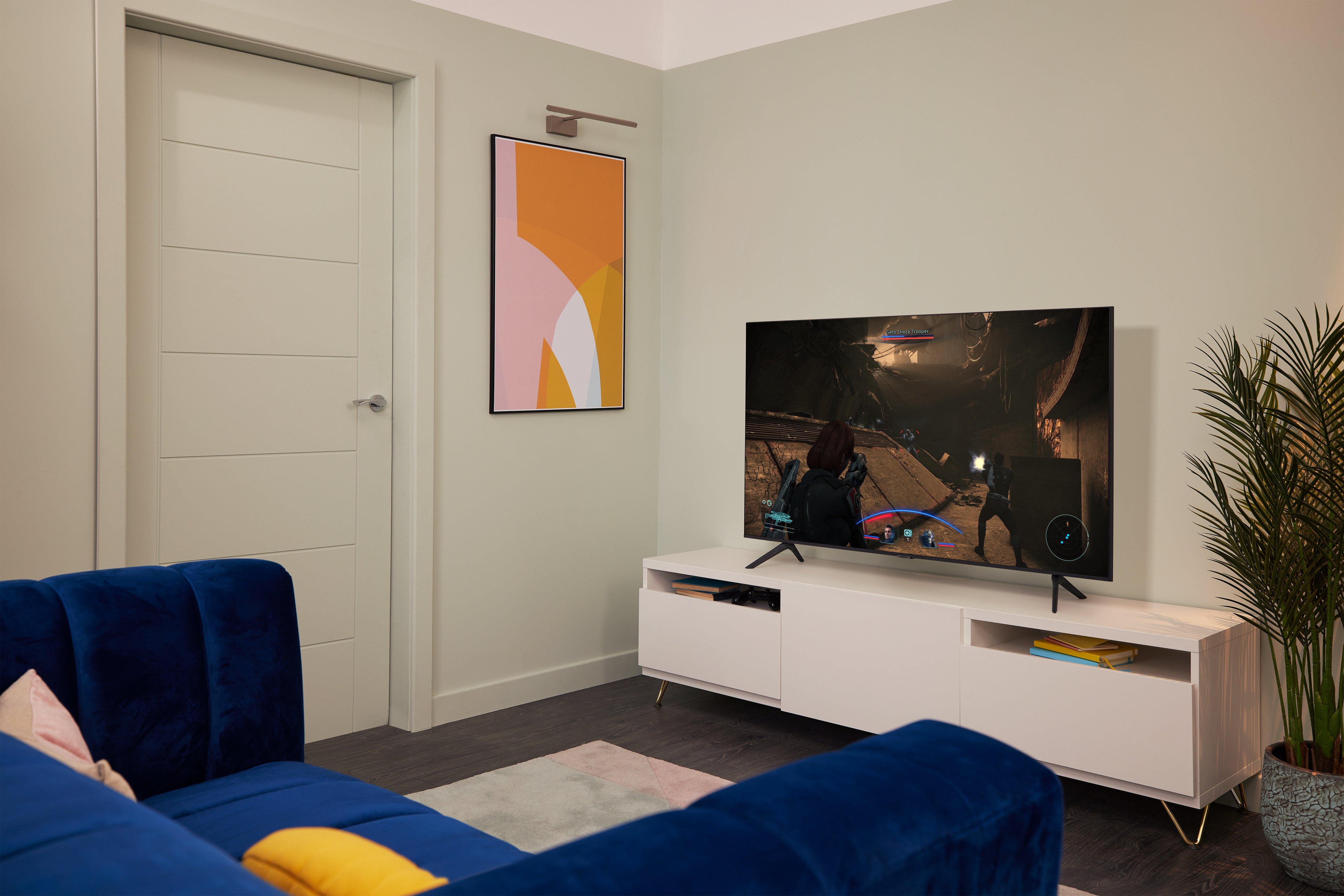 Samsung UE70AU7100KXXU 70" UHD 4K HDR Powered by HDR10+ Smart TV thumbnail image