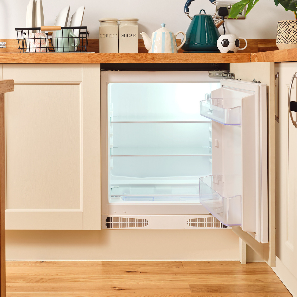 Sensis RFUCBI01L54EW 59.5cm Built-In Larder Fridge - White thumbnail image