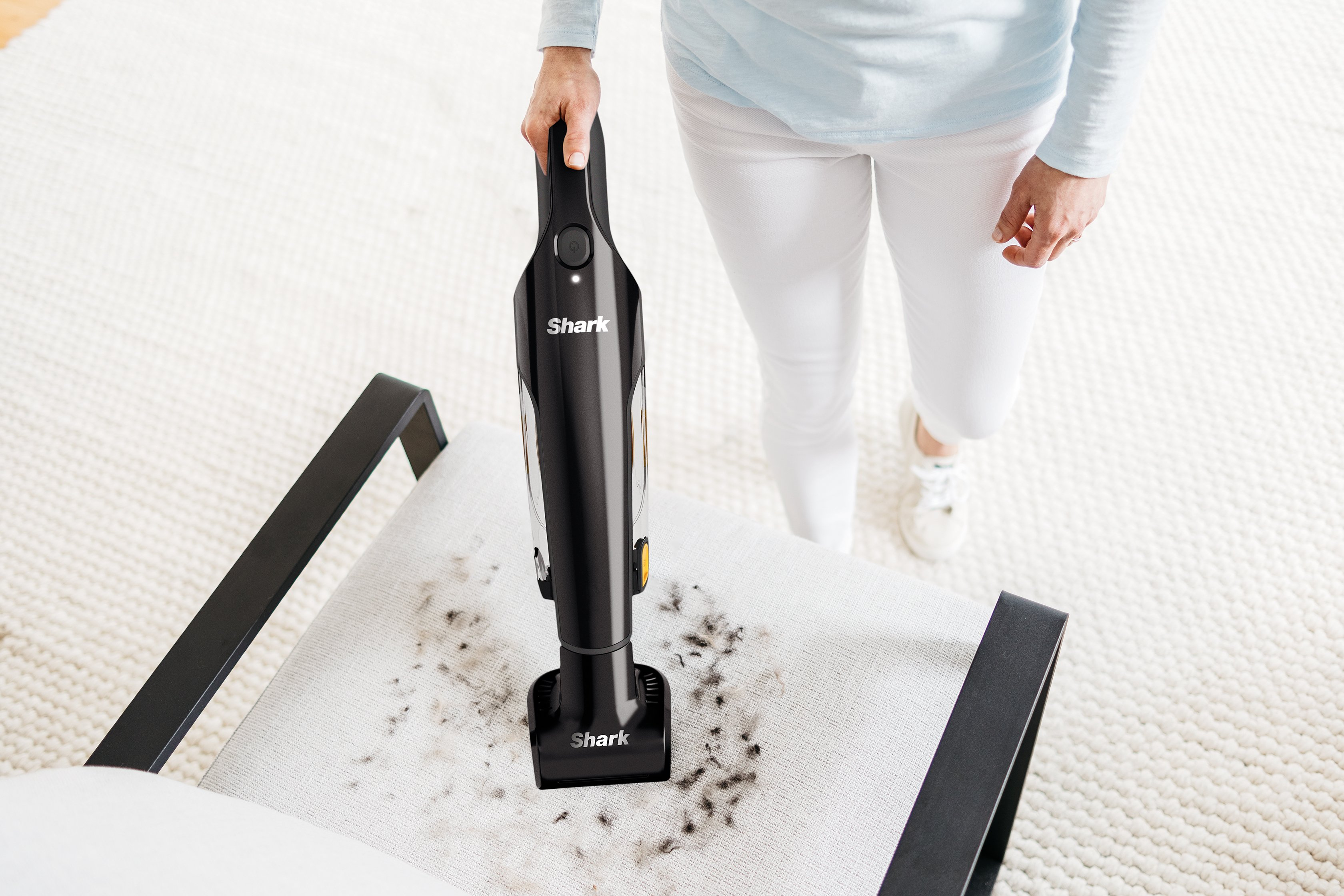 Shark CH950UKT Cordless HandVac Pet Model  thumbnail image