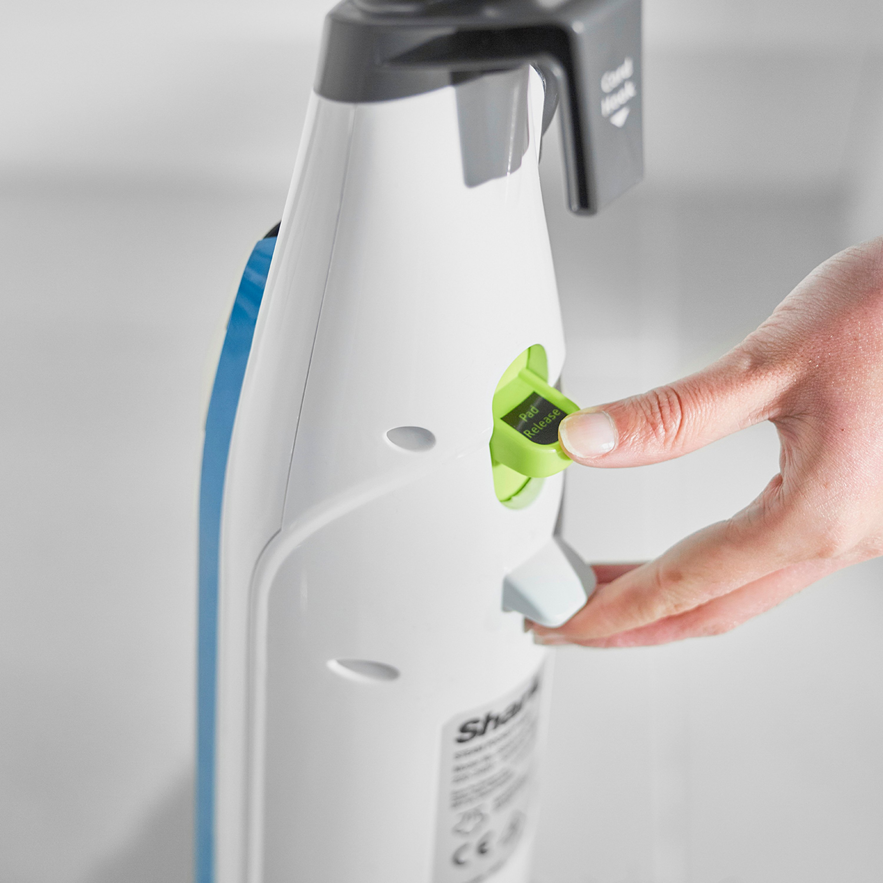 Shark S6001UK Klik n'Flip Manual Steam Pocket Mop - White/Blue Bird Blue thumbnail image