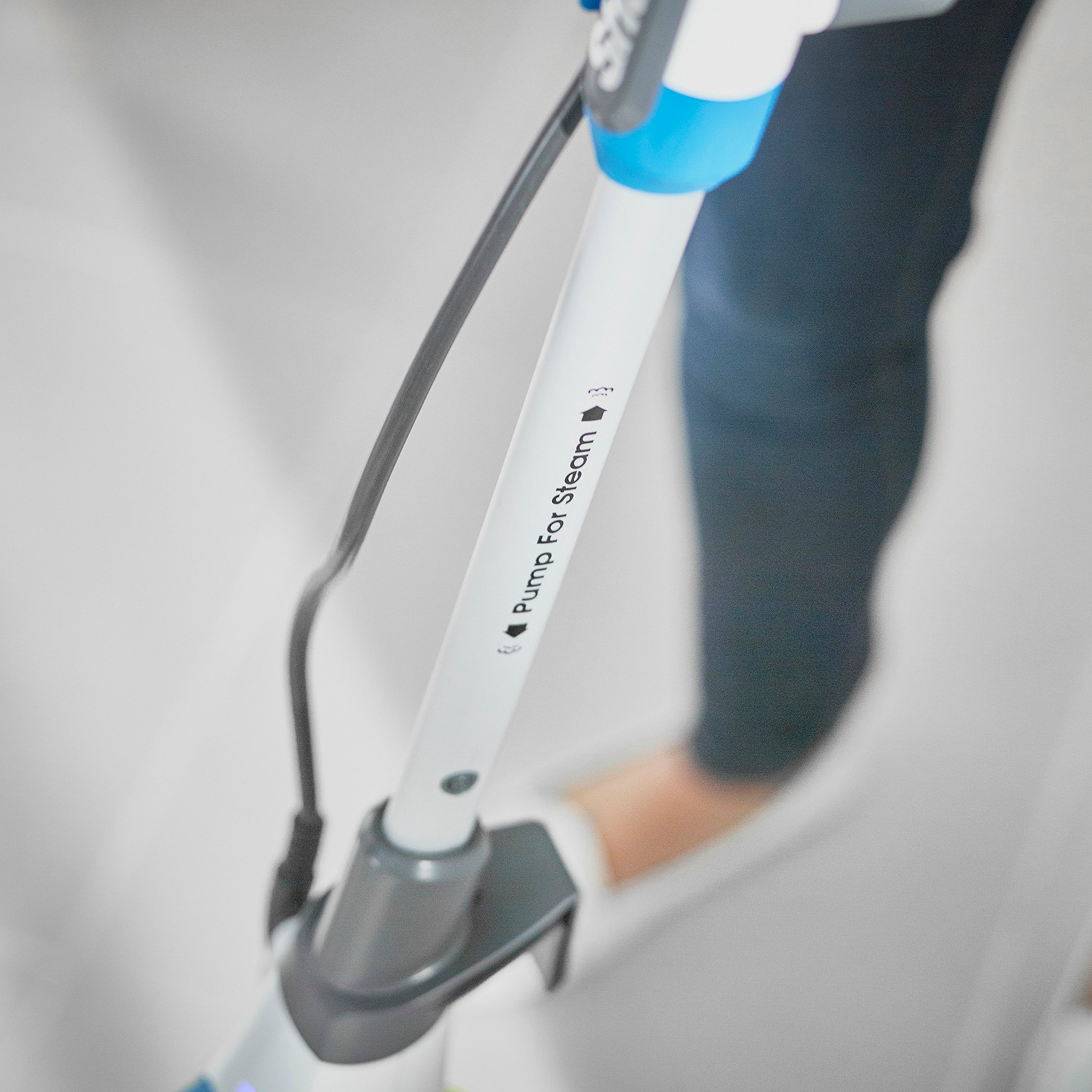 Shark S6001UK Klik n'Flip Manual Steam Pocket Mop - White/Blue Bird Blue thumbnail image