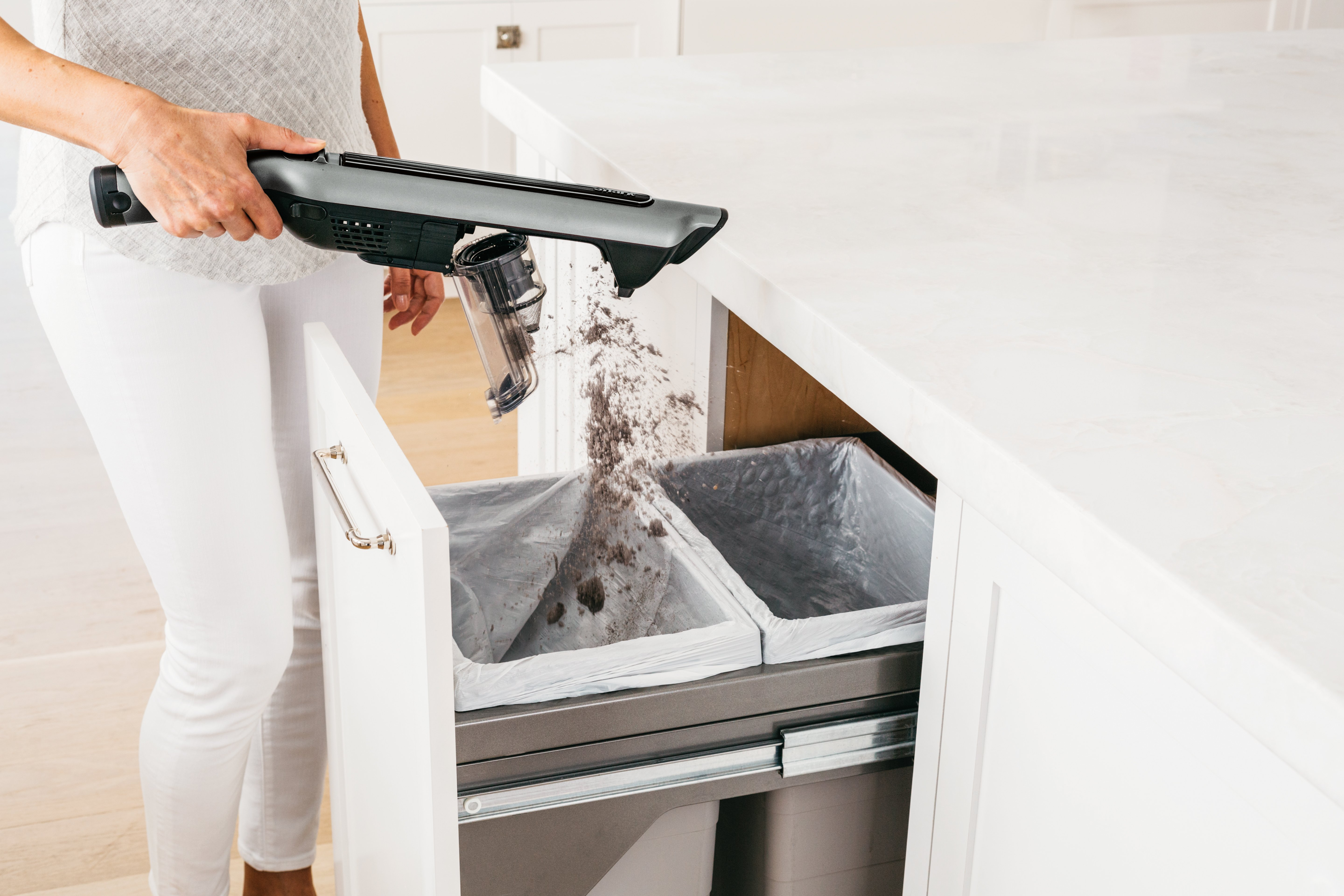 Shark WV361UK Cordless Vacuum Cleaner with Anti Hair Wrap Technology - Run Time 16 Minutes - Steel Grey thumbnail image