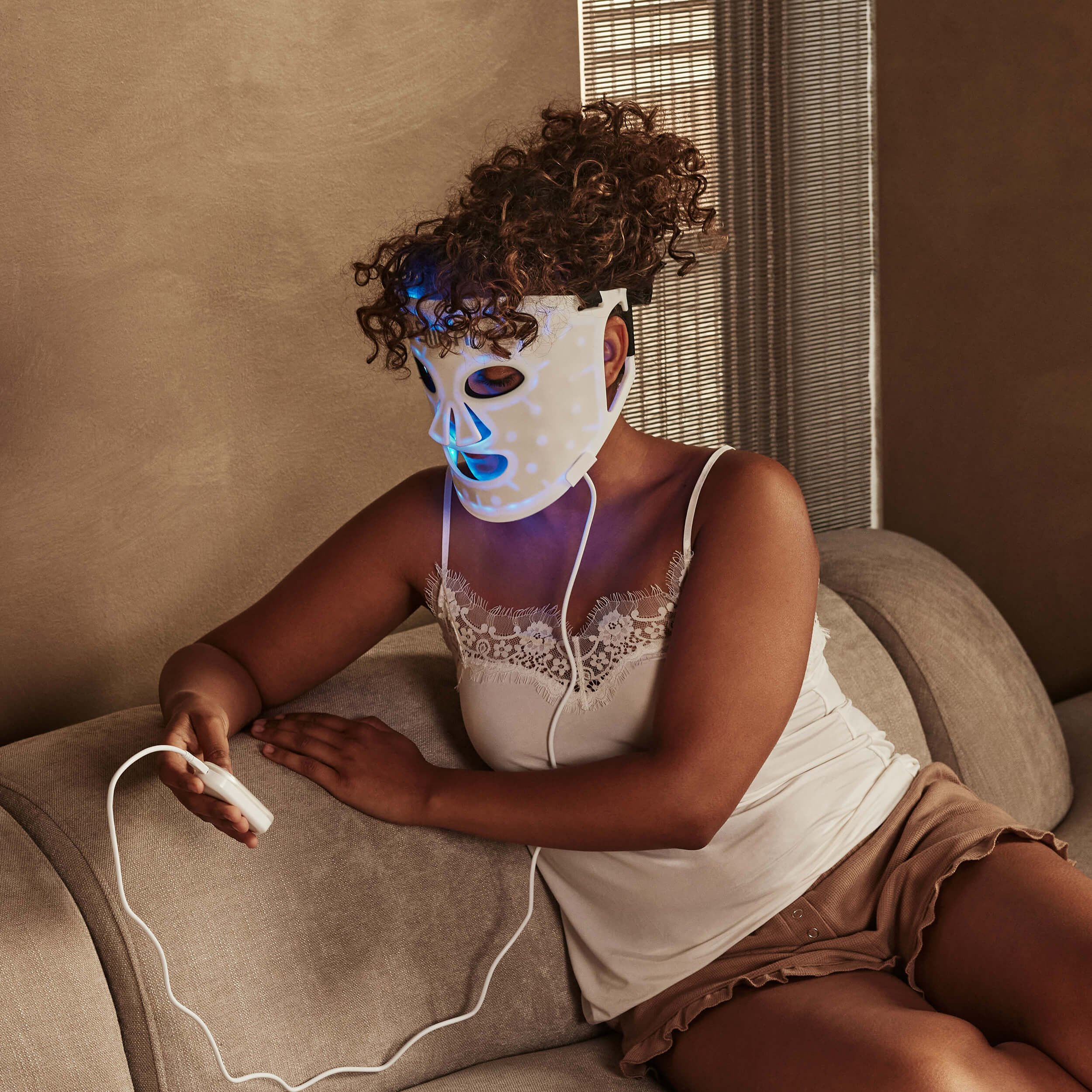 SILK'N FLM100PUK001 LED Face Mask - White thumbnail image