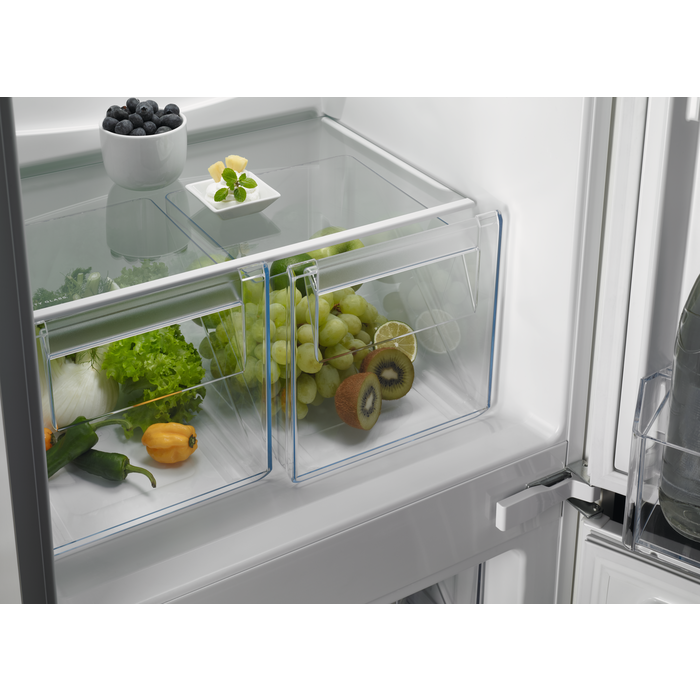 Zanussi ZNNN18ES3 54.6cm 70/30 Integrated Frost Free Fridge Freezer thumbnail image