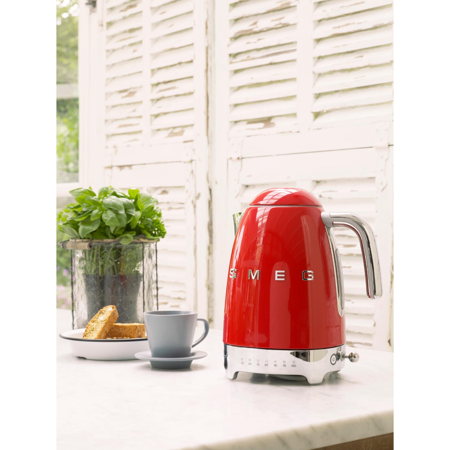 Smeg 50's Retro Style Kettle thumbnail image